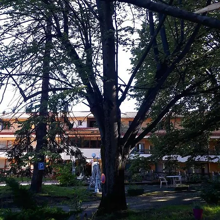 Mas Des Baues 住宿加早餐酒店 弗耐特·莱班斯